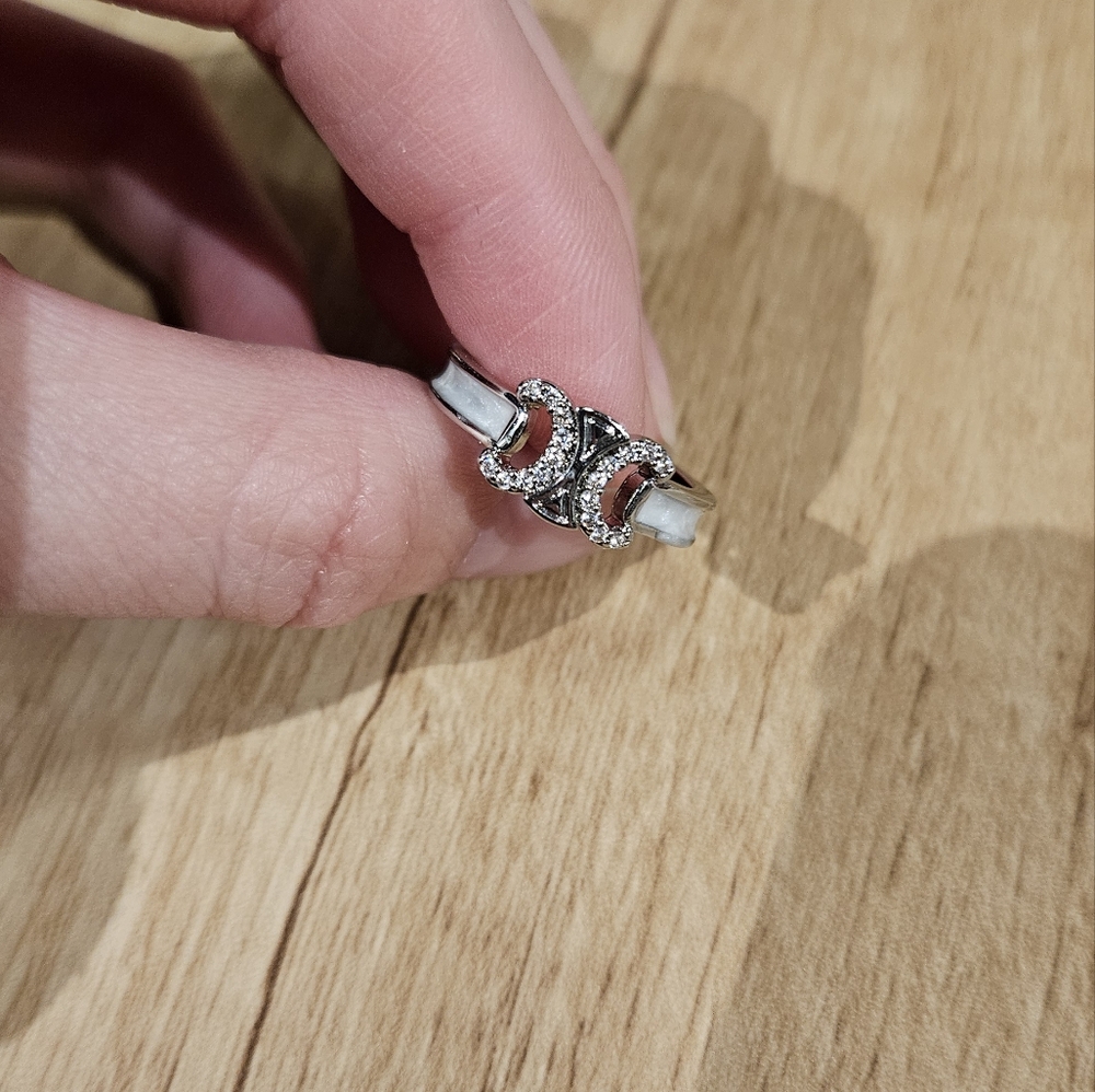 Adjustable ring
